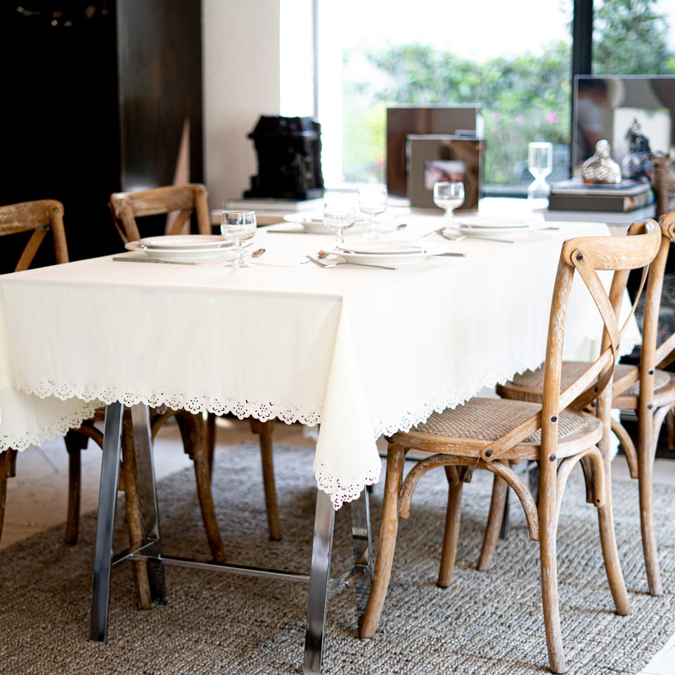 Mantel Rectangular Liso Marfil